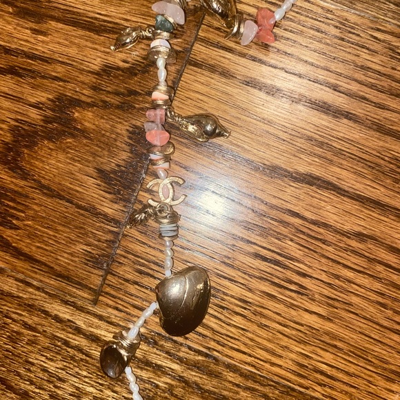 AUTHENTIC CHANEL beaded shell necklace - Picture 10 of 13